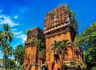 Tháp Đôi Quy Nhơn (Bình Định) – Tuyệt tác kiến trúc Chăm Pa